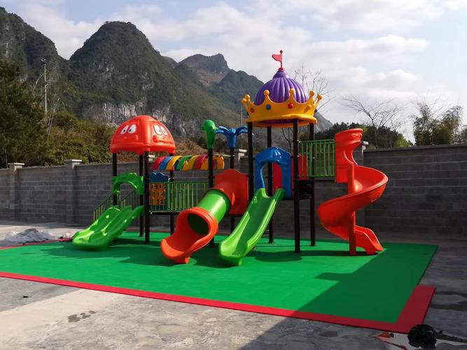 组合滑梯幼儿园游艺设施公园大型工程塑料滑梯现货供应